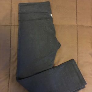 Lululemon Black Fitted Capri